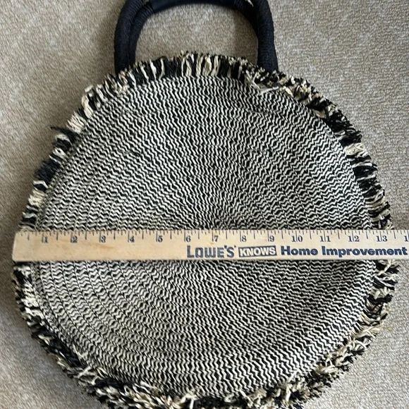 Zara purse- black and cream-black handles – straw - Picture 5 of 6